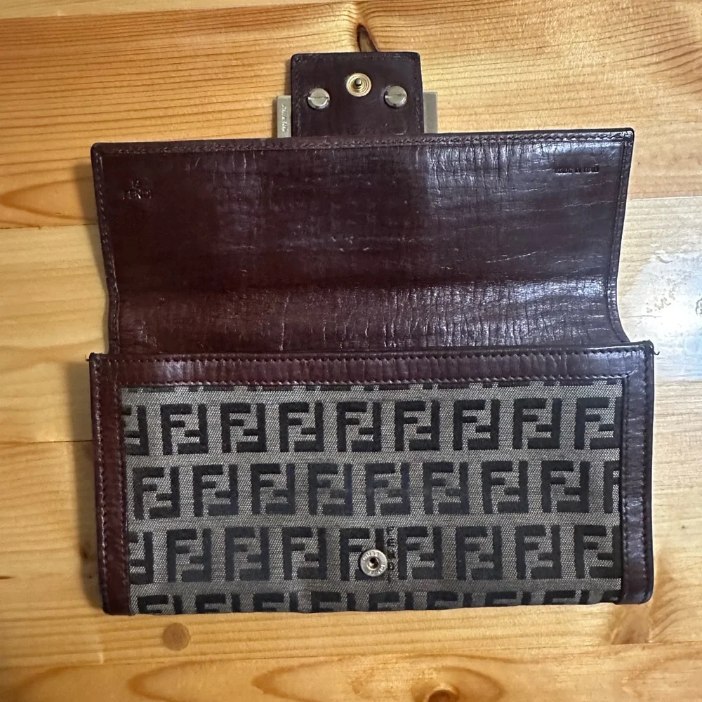 Fendi wallet - Picture 3 of 12
